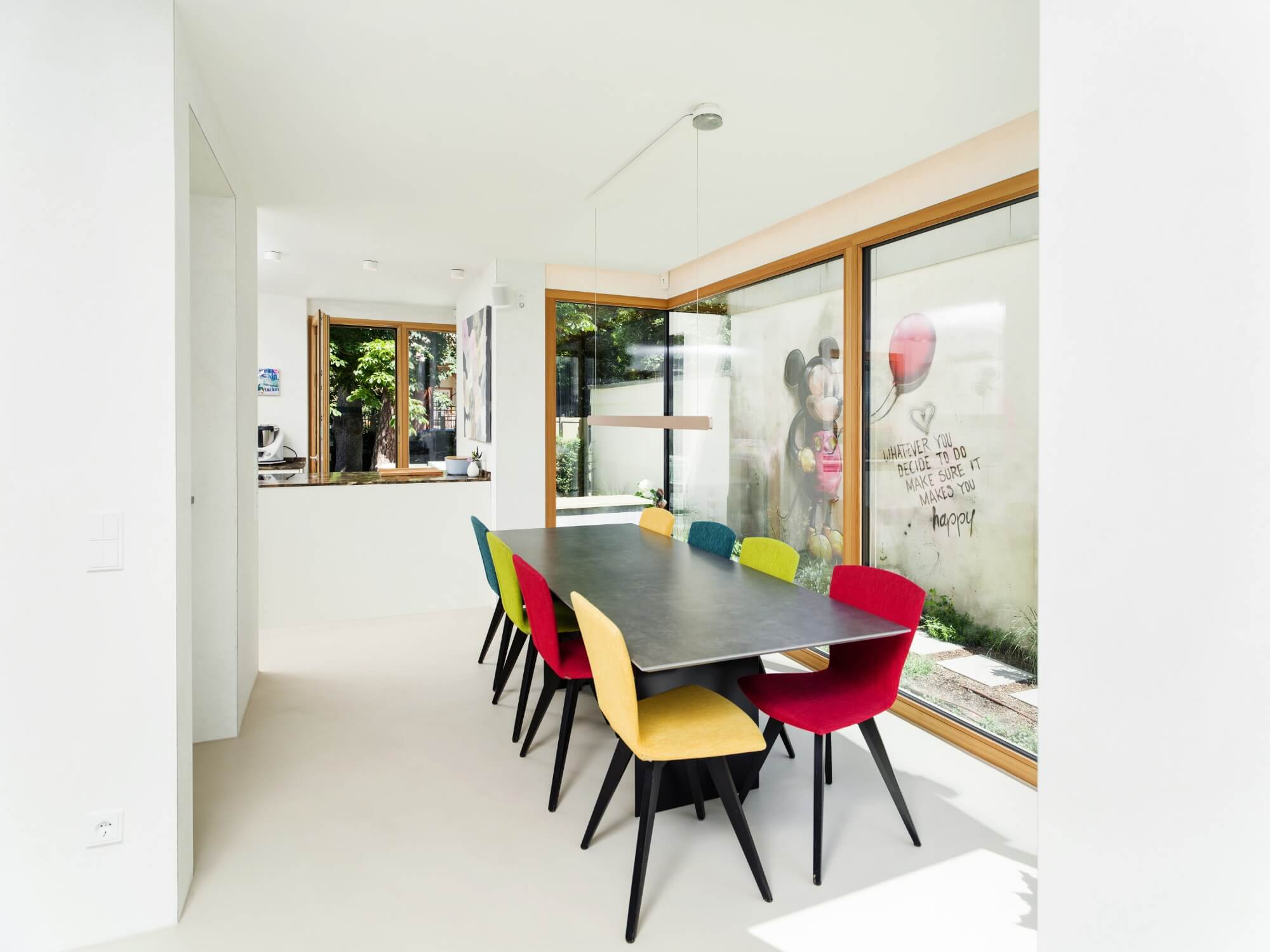 esszimmer-in-betonboden