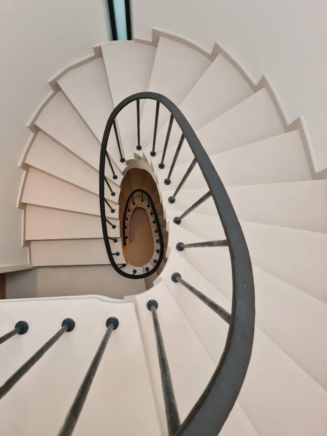 Runde fugenlose Treppe
